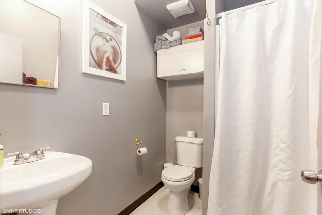 $3,600 | 4837 West Irving Park Road, Unit 2, Chicago, IL 60641