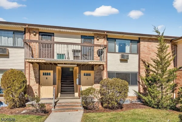 $340,000 | 810 Cricket Lane, Woodbridge, NJ 07095