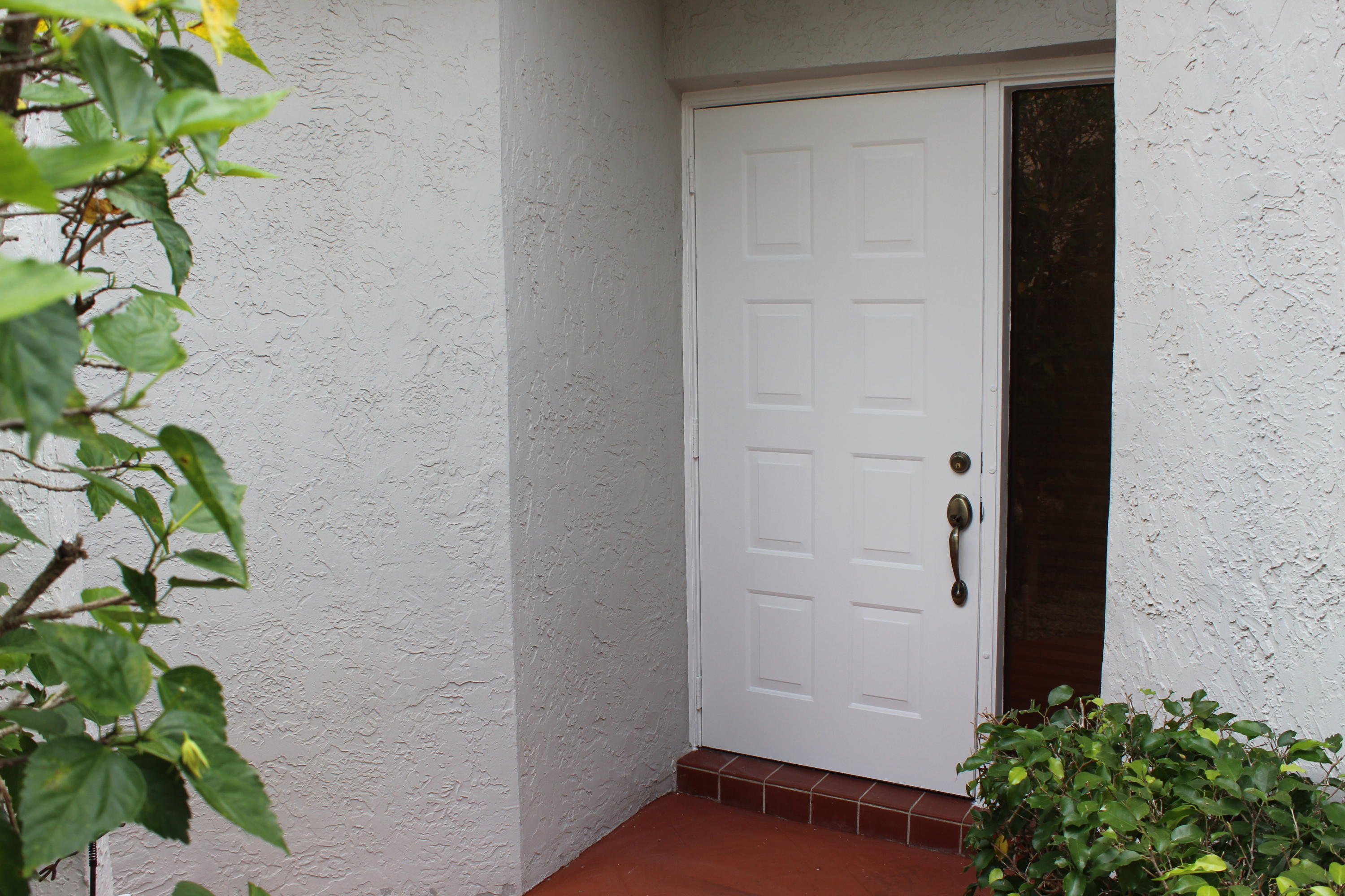 6119 La Vida Terrace Boca Raton, FL 33433 - Photo 2 of 22 2018-05-24 00.38.35