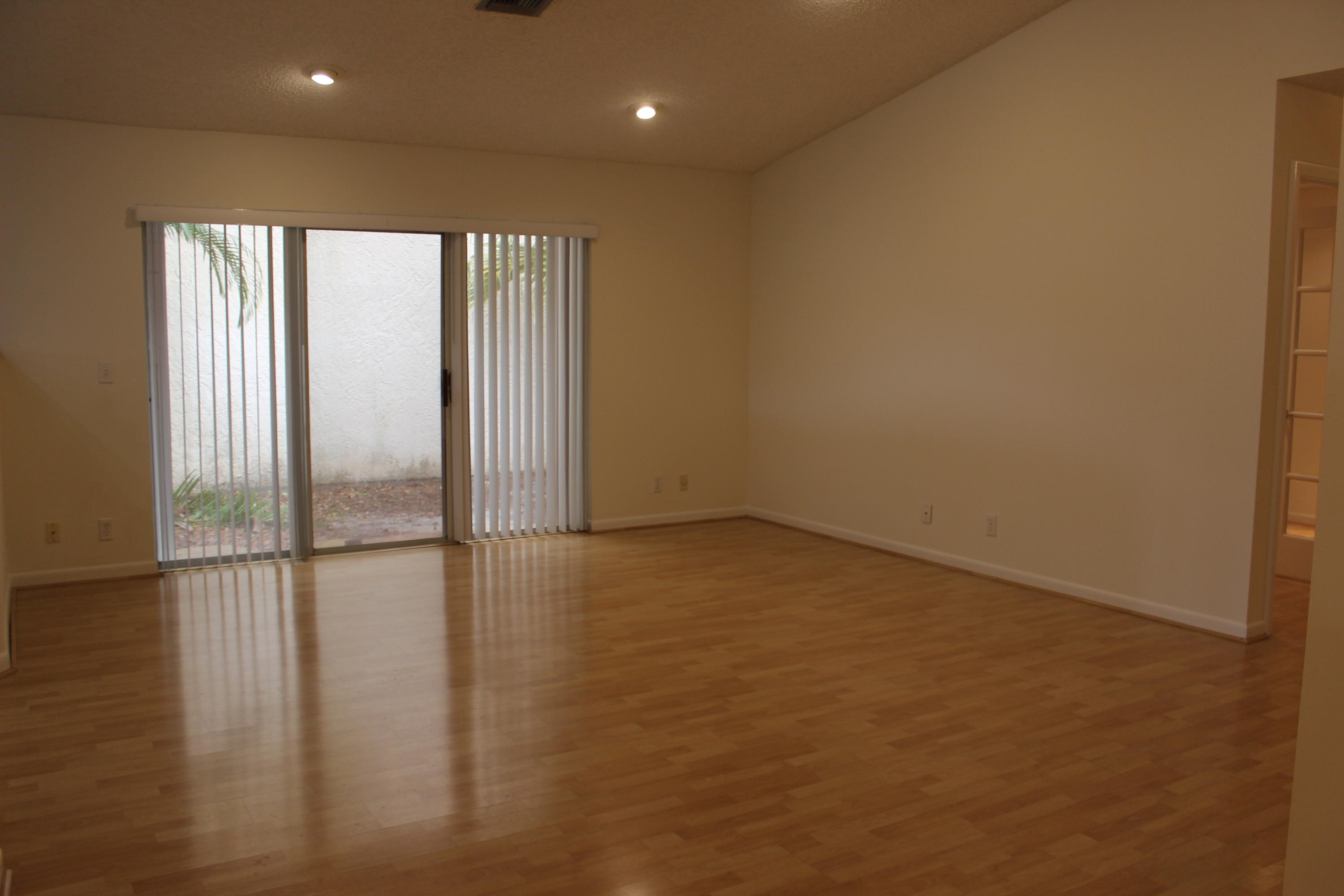6119 La Vida Terrace Boca Raton, FL 33433 - Photo 4 of 22 2018-05-24 01.13.24