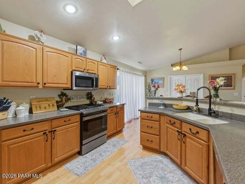 1680 East Verde Ranch Road Paulden, AZ 86334 - Photo 13 of 44 20-Kitchen (2)