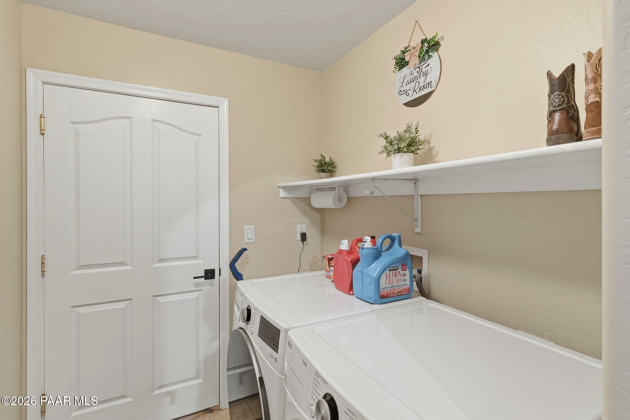 1680 East Verde Ranch Road Paulden, AZ 86334 - Photo 16 of 44 36-Laundry Room