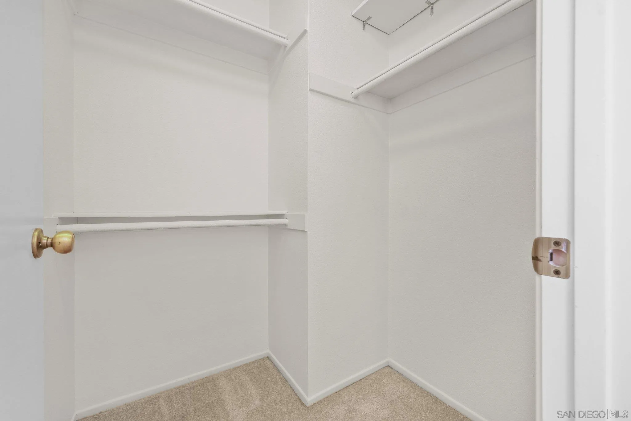 740 Breeze Hill Road, Unit 193 Vista, CA 92081 - Photo 18 of 35 a view of small space