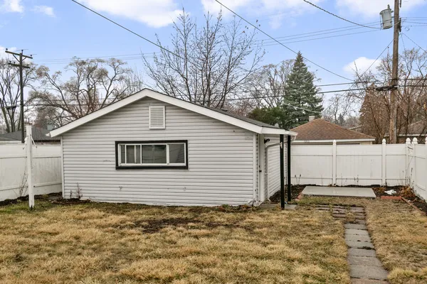 $179,800 | 15332 Dante Avenue, Dolton, IL 60419
