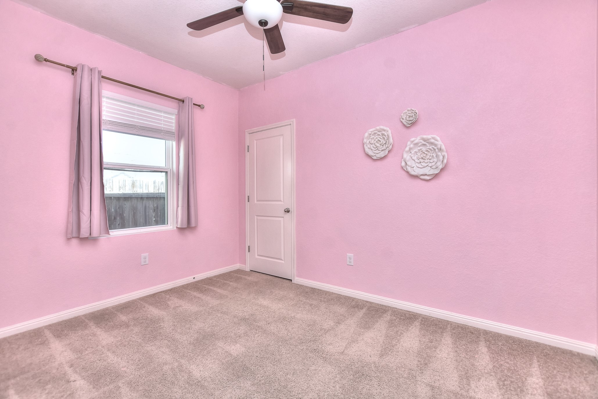 109 Helios Drive Jarrell, TX 76537 - Photo 15 of 29 en empty room with a window