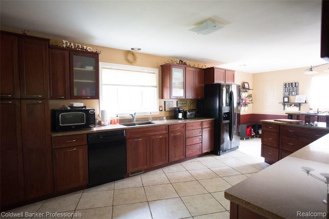 11635 Pardee Road Taylor, MI 48180 - Photo 25 of 81 ML1D0078.jpg