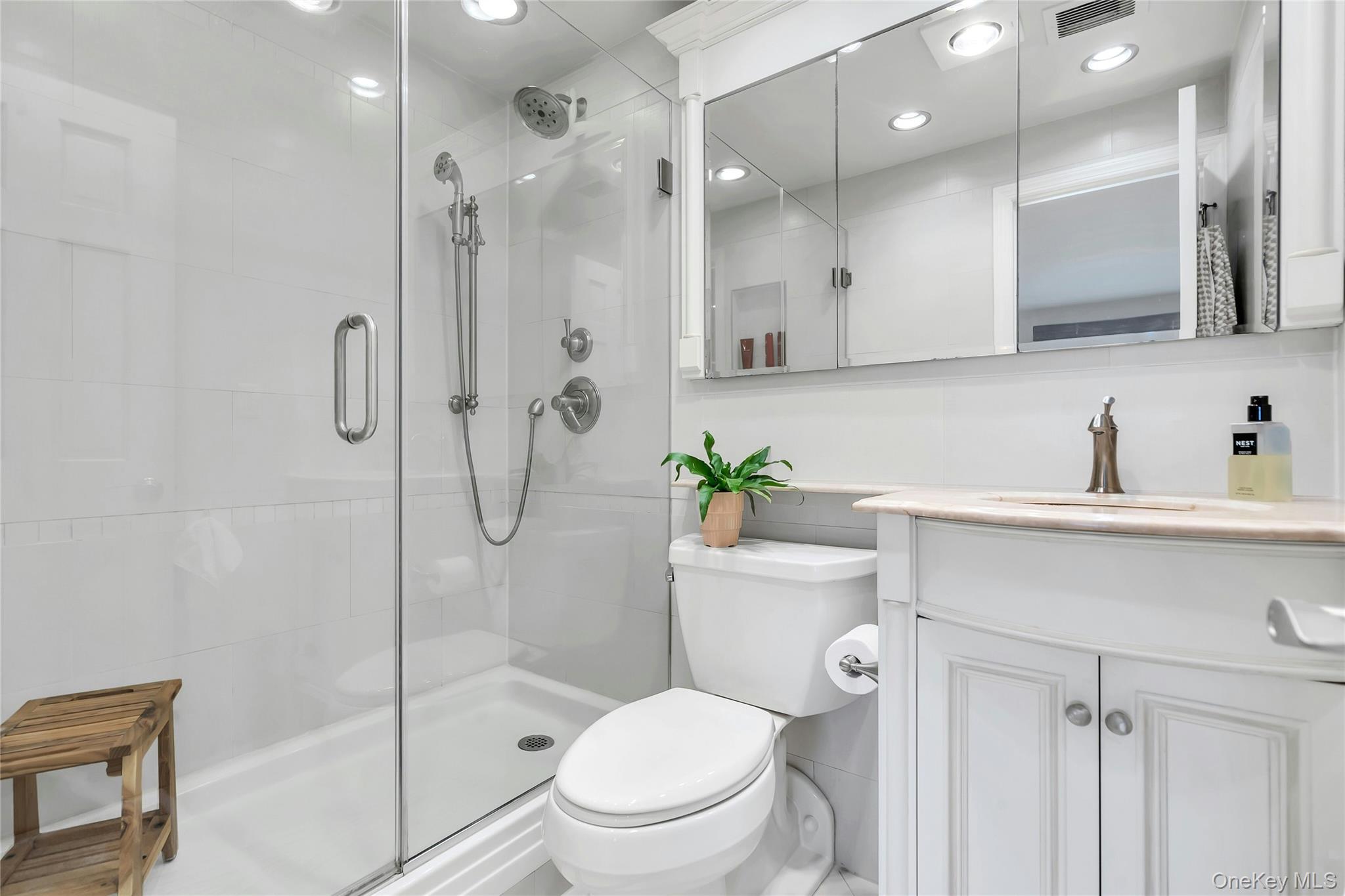 2 Richmond Road, Unit 5W Lido Beach, NY 11561 - Photo 13 of 42