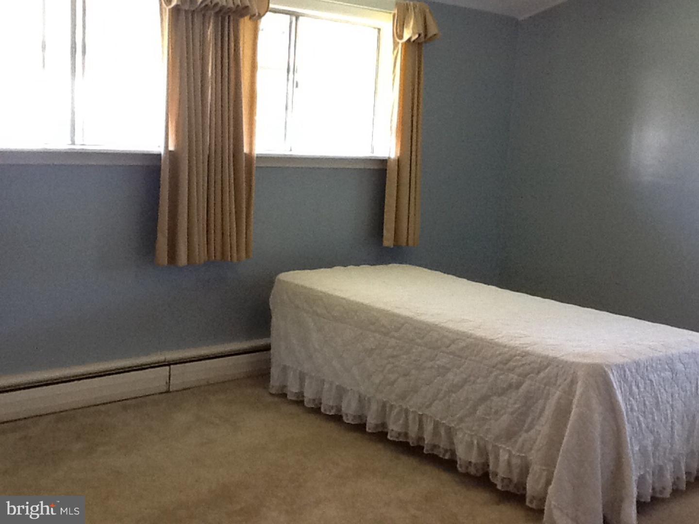 10 Hydrangea Road Levittown, PA 19056 - Photo 13 of 13 Gallery Image 13