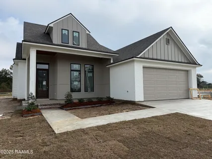 $393,536 | 103 Fountain Mdw Drive, Broussard, LA 70518