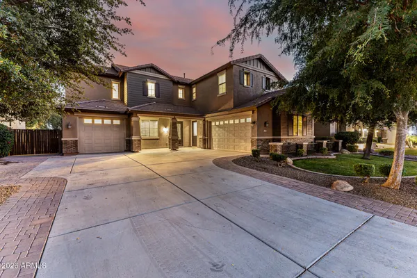 $939,900 | 2491 East Penedes Drive, Gilbert, AZ 85298