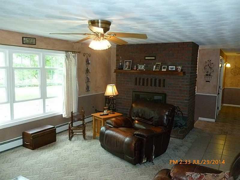 5 Arthur Drive Standish, ME 04085 - Photo 6 of 32 Living Room.