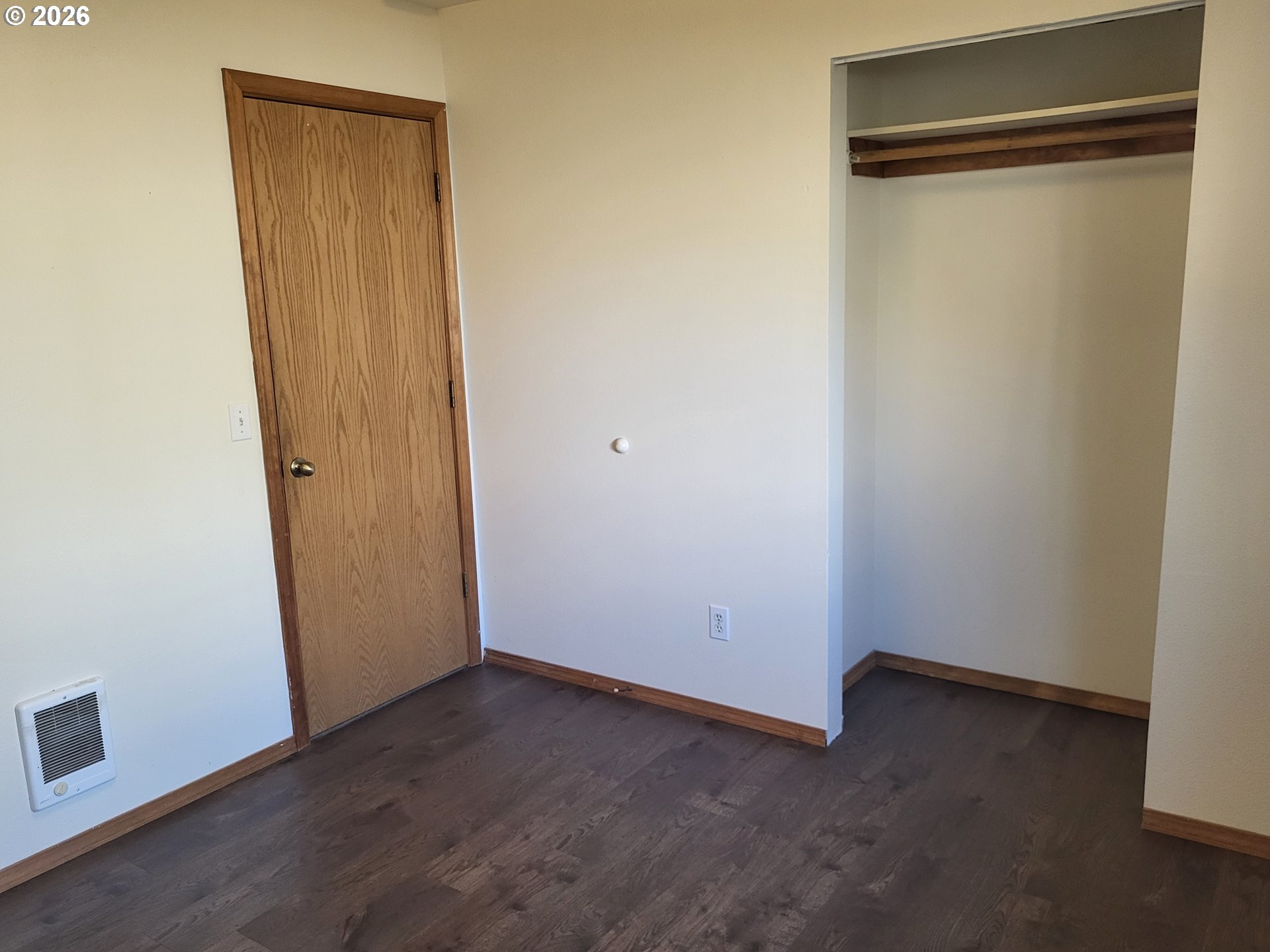 963 Crocker Street Coos Bay, OR 97420 - Photo 23 of 42 a view of an empty room