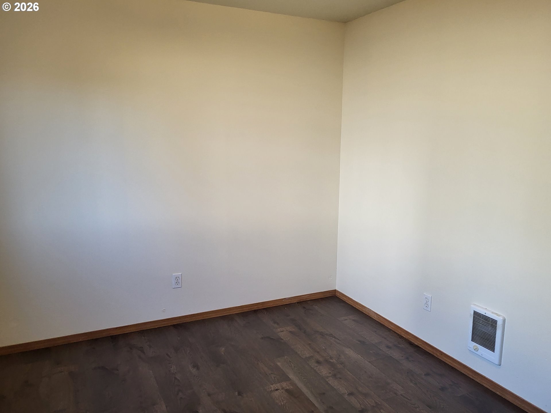 963 Crocker Street Coos Bay, OR 97420 - Photo 24 of 42 a view of an empty room