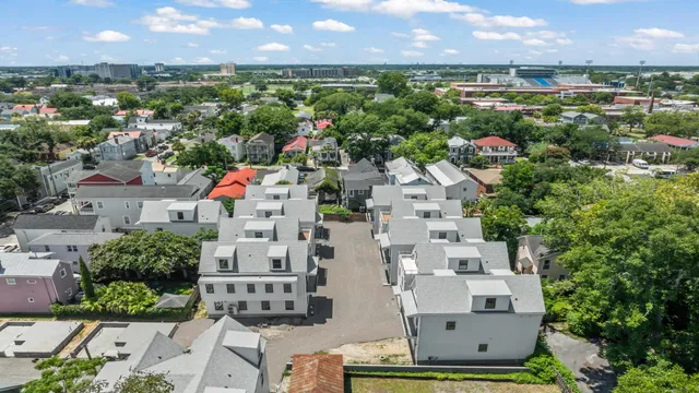 $999,990 | 33 Nats Court, Charleston, SC 29403