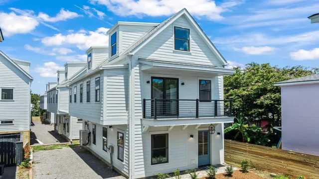 $999,990 | 33 Nats Court, Charleston, SC 29403