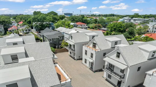 $999,990 | 33 Nats Court, Charleston, SC 29403