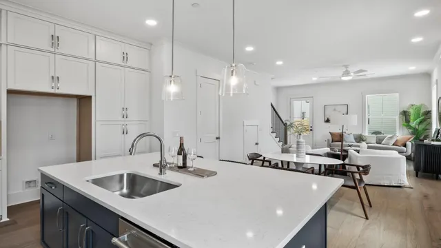 $999,990 | 33 Nats Court, Charleston, SC 29403