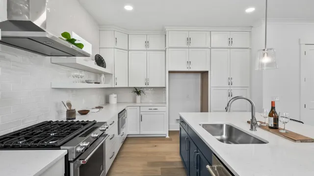 $999,990 | 33 Nats Court, Charleston, SC 29403