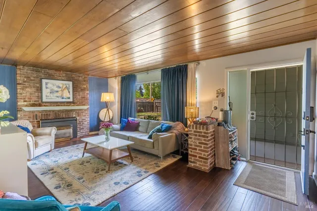 $999,999 | 3120 Hermosa Drive, Napa, CA 94558