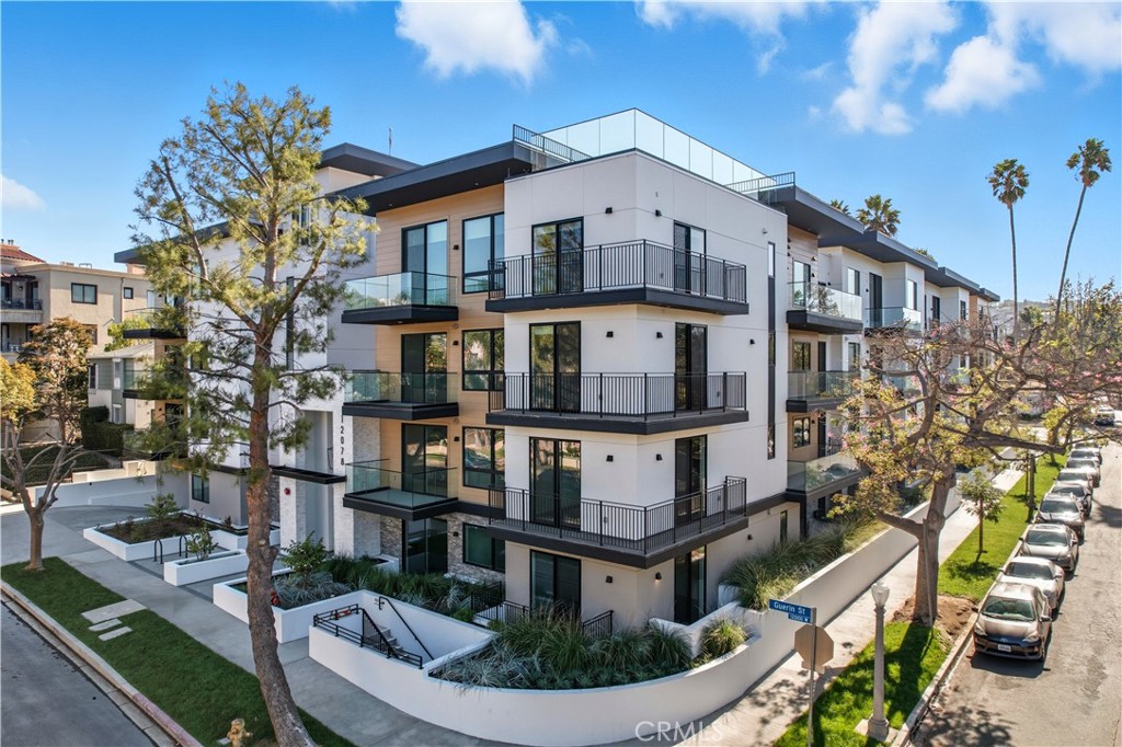 12078 Guerin Street, Unit 405 Studio City, CA 91604 - Photo 21 of 21 a aerial view of a house with a yard balcony