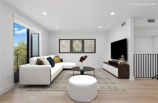 $6,750 | 12078 Guerin Street, Unit 405, Studio City, CA 91604