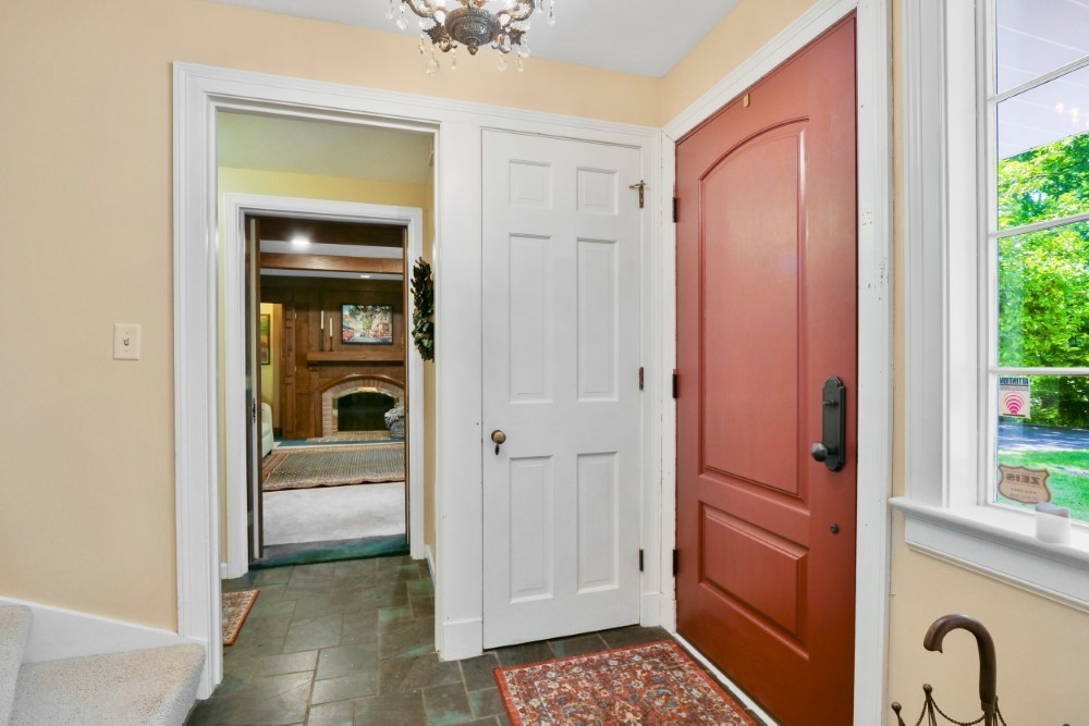 4910 Covington Road Fort Wayne, IN 46804 - Photo 5 of 36