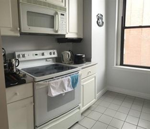 10 Charlesgate East, Unit 404 Boston, MA 02215 - Photo 3 of 6