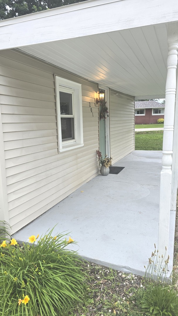201 4th Street Colona, IL 61241 - Photo 2 of 26