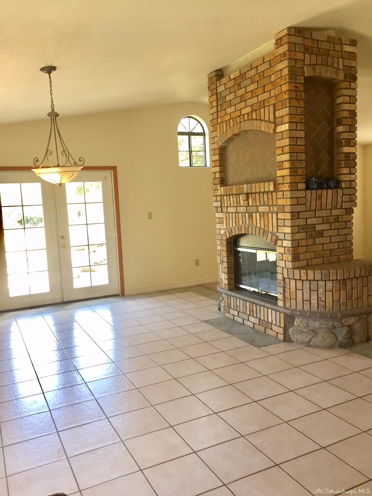 21701 Ripple Lane Tehachapi, CA 93561 - Photo 13 of 33 DINING ROOM