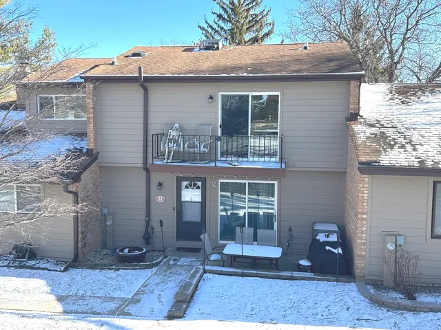 $230,000 | 53 Mariner Lane North, Unit 53, Fox Lake, IL 60020