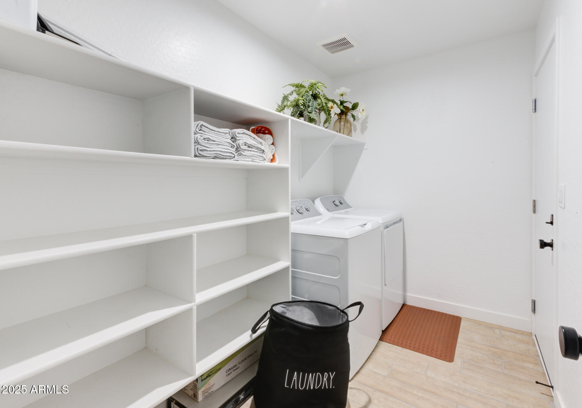 341 South Mountain Road, Unit 1 Apache Junction, AZ 85120 - Photo 29 of 33 20 Laundry