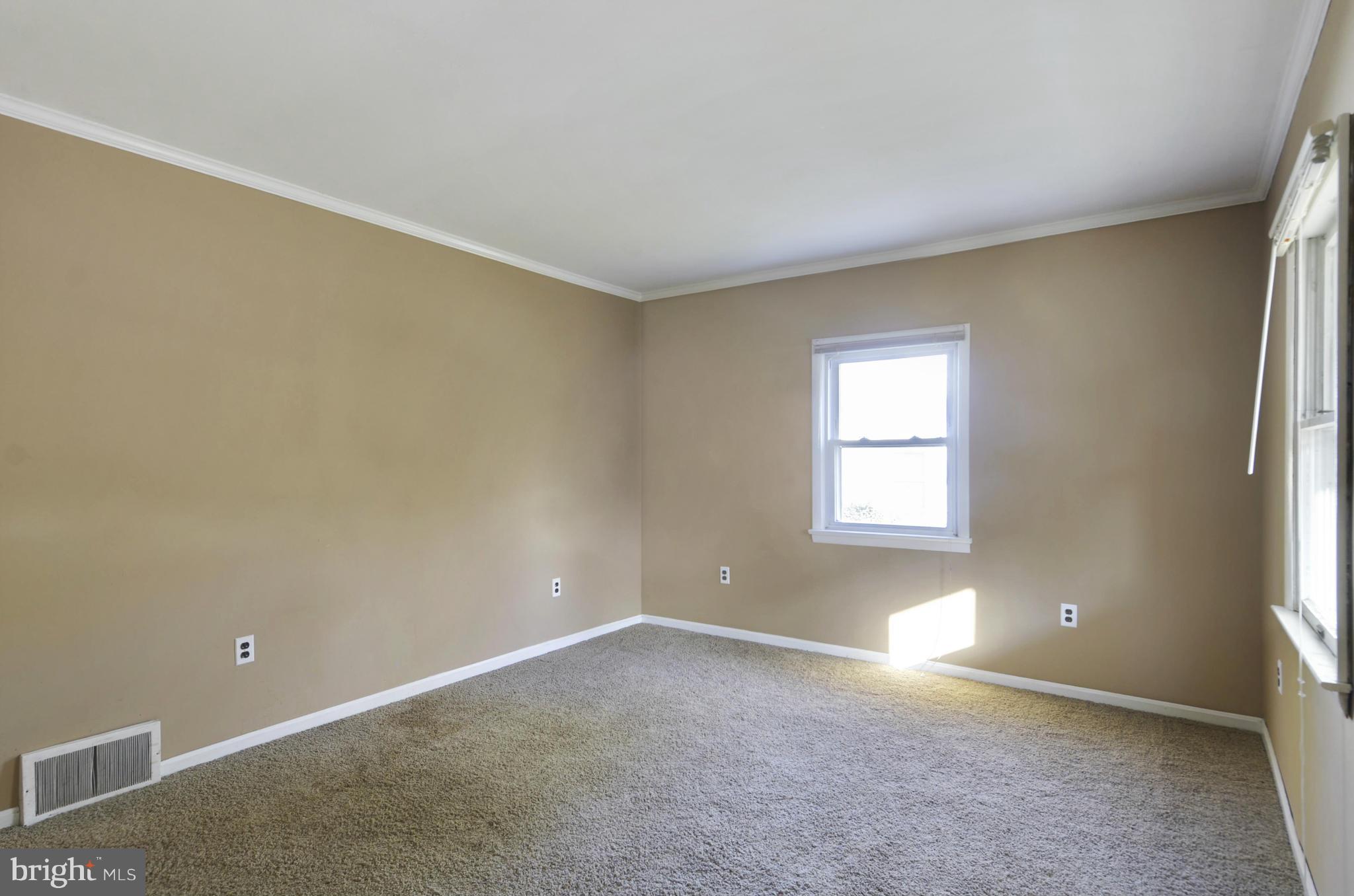 11608 Idlewood Road Silver Spring, MD 20906 - Photo 5 of 16 Living Room