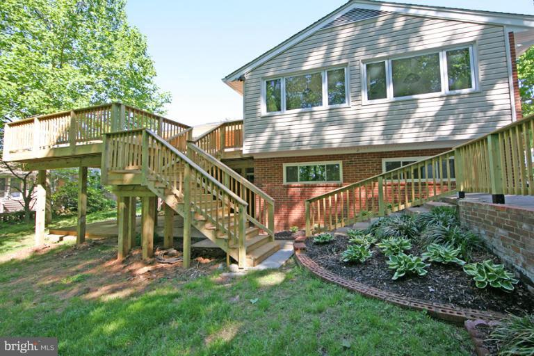 5632 Inverchapel Road Springfield, VA 22151 - Photo 2 of 30 Exterior (Rear)