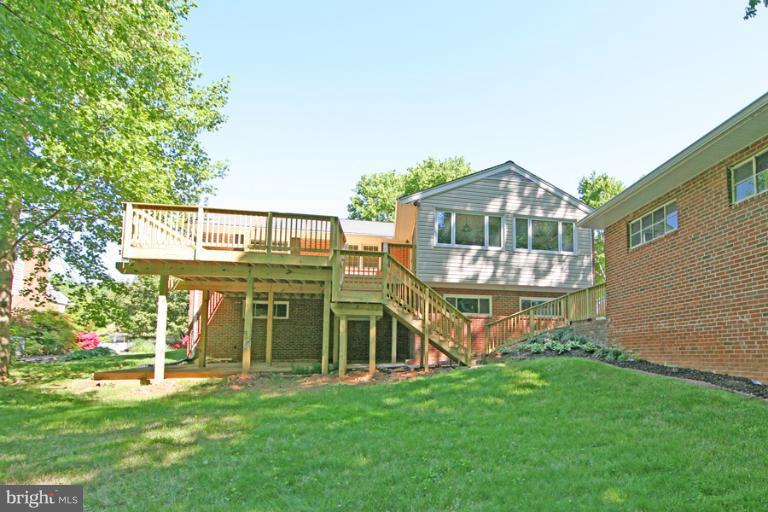 5632 Inverchapel Road Springfield, VA 22151 - Photo 11 of 30 Exterior (Rear)