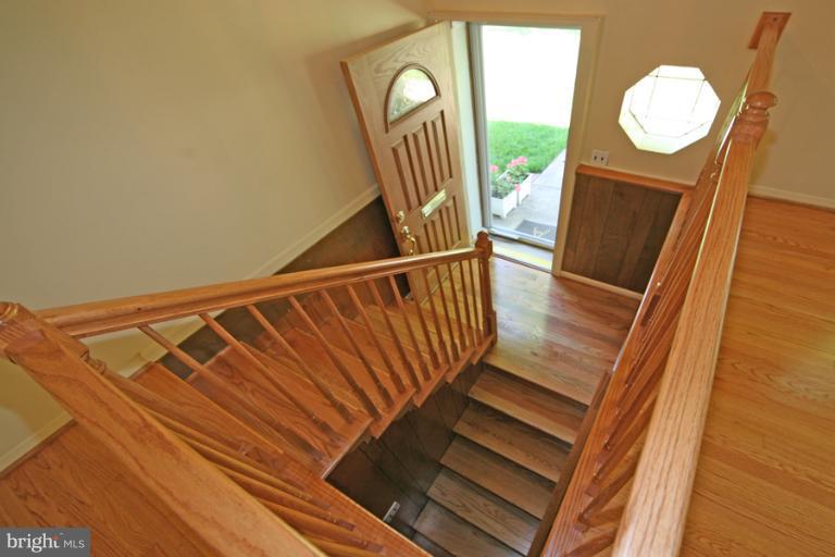 5632 Inverchapel Road Springfield, VA 22151 - Photo 15 of 30 Interior (General)