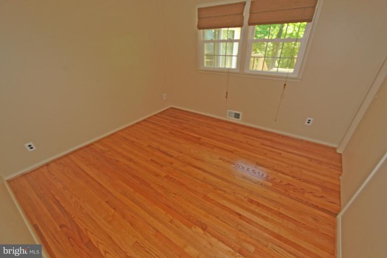5632 Inverchapel Road Springfield, VA 22151 - Photo 18 of 30 Bedroom