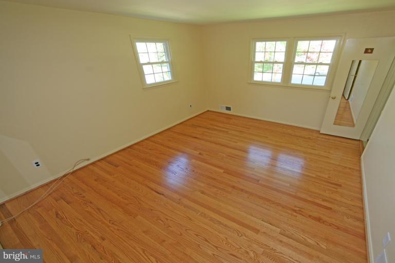5632 Inverchapel Road Springfield, VA 22151 - Photo 19 of 30 Bedroom (Master)