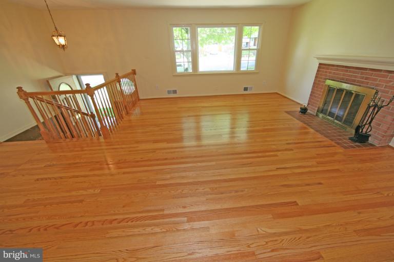 5632 Inverchapel Road Springfield, VA 22151 - Photo 28 of 30 Living Room