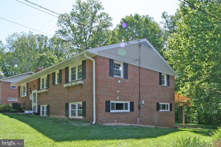 5632 Inverchapel Road Springfield, VA 22151 - Photo 8 of 30 Exterior (General)