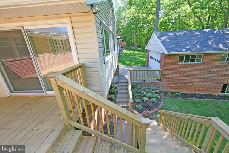 5632 Inverchapel Road Springfield, VA 22151 - Photo 9 of 30 Exterior (General)