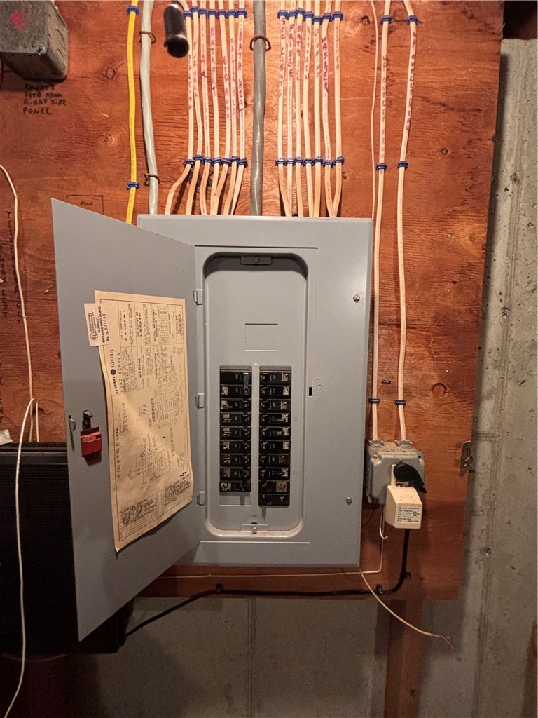 18 Villanova Street Woonsocket, RI 02895 - Photo 11 of 11