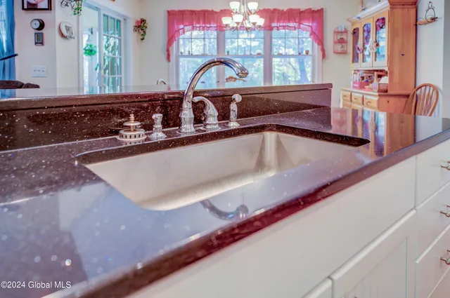 $588,000 | 376 Bemis Road, Gloversville, NY 12078