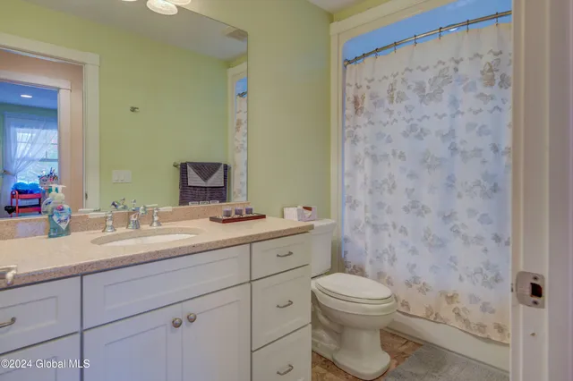 $588,000 | 376 Bemis Road, Gloversville, NY 12078