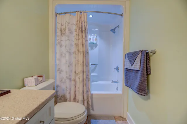 $588,000 | 376 Bemis Road, Gloversville, NY 12078