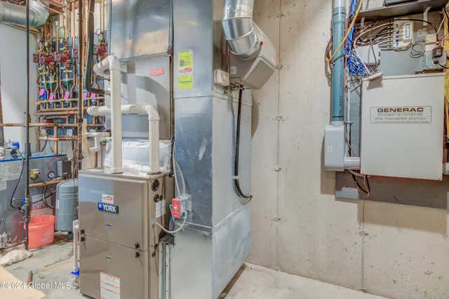 $588,000 | 376 Bemis Road, Gloversville, NY 12078