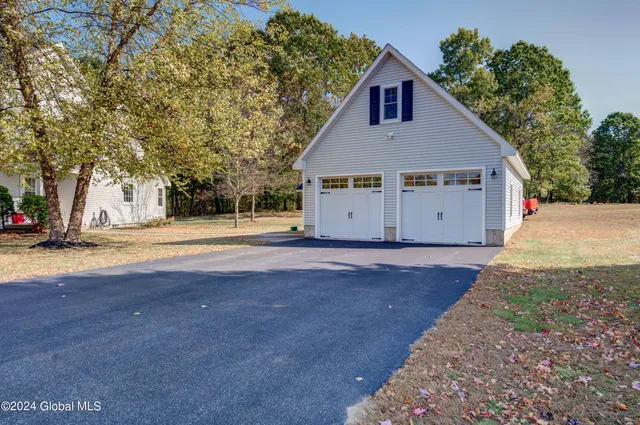 $588,000 | 376 Bemis Road, Gloversville, NY 12078