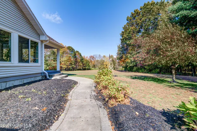 $588,000 | 376 Bemis Road, Gloversville, NY 12078