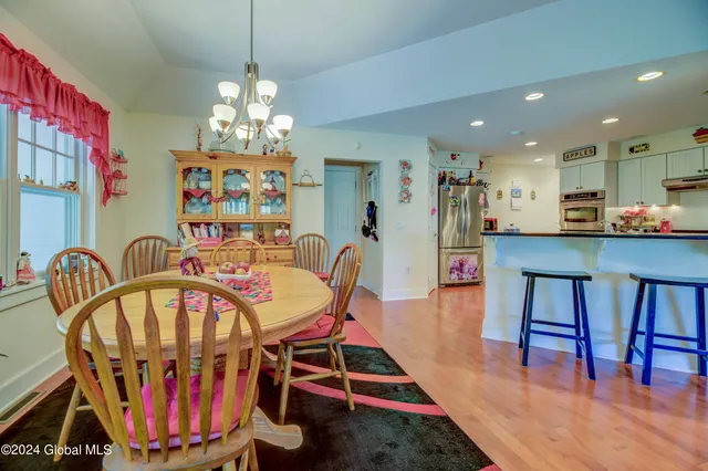 $588,000 | 376 Bemis Road, Gloversville, NY 12078