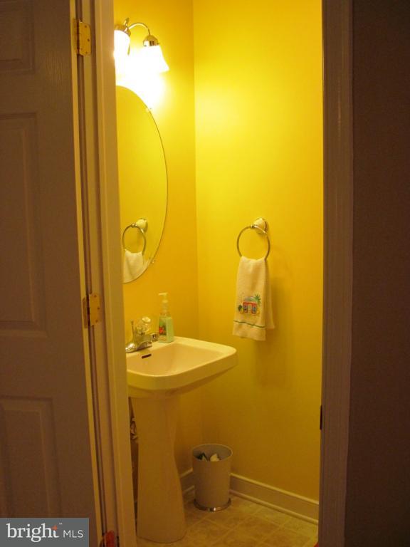 644 Chickadee Drive Lititz, PA 17543 - Photo 12 of 27