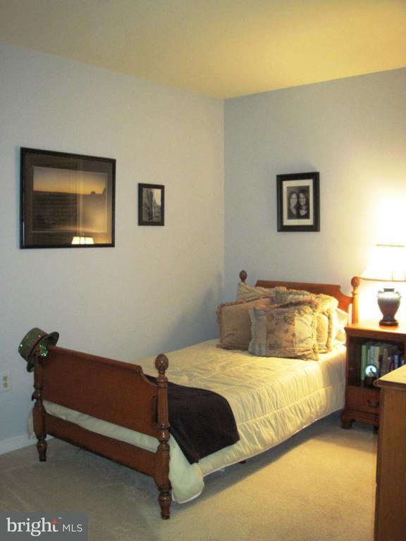 644 Chickadee Drive Lititz, PA 17543 - Photo 17 of 27